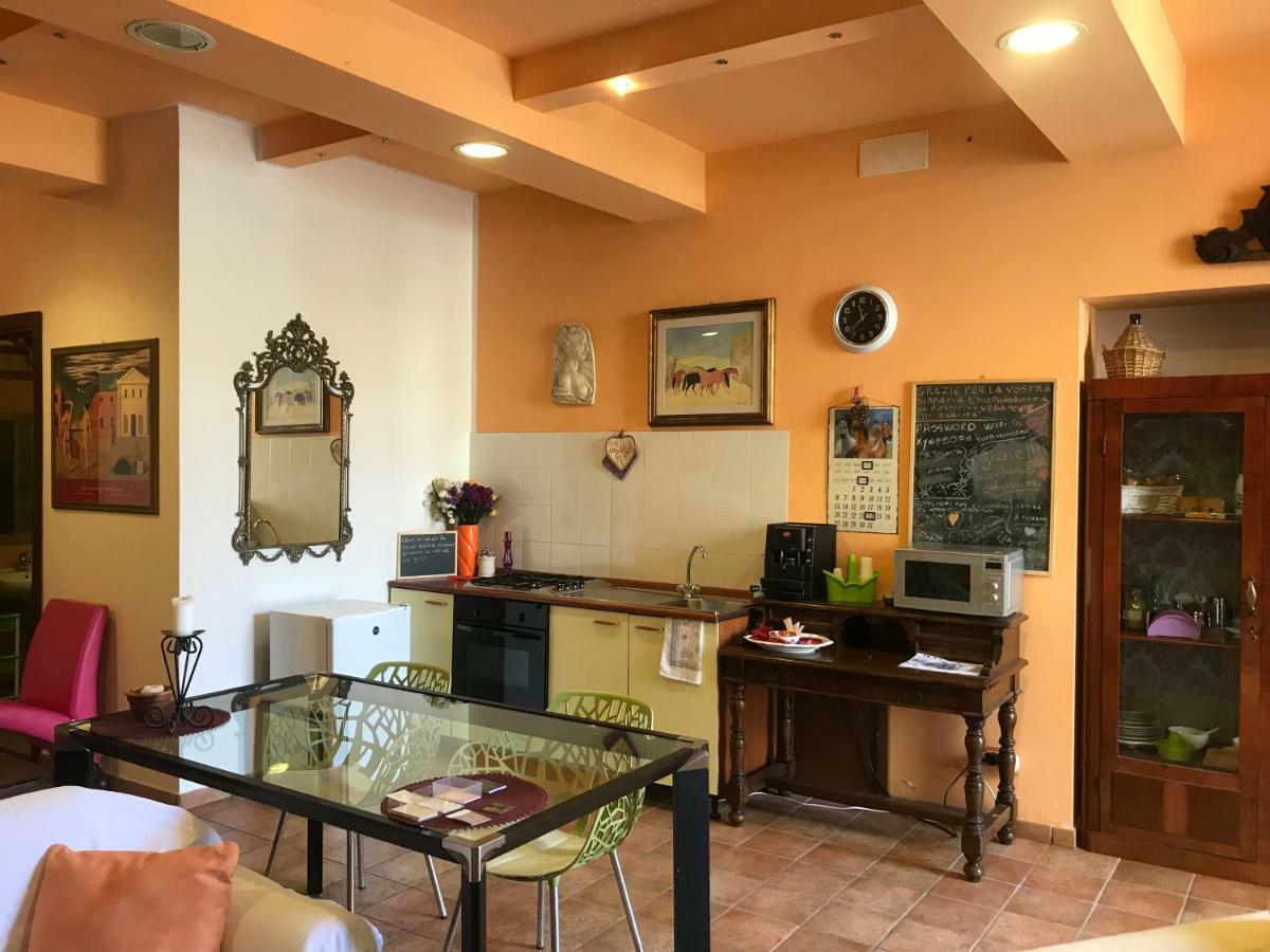 Alloggio Turistico La Stalla トゥスカーニア エクステリア 写真